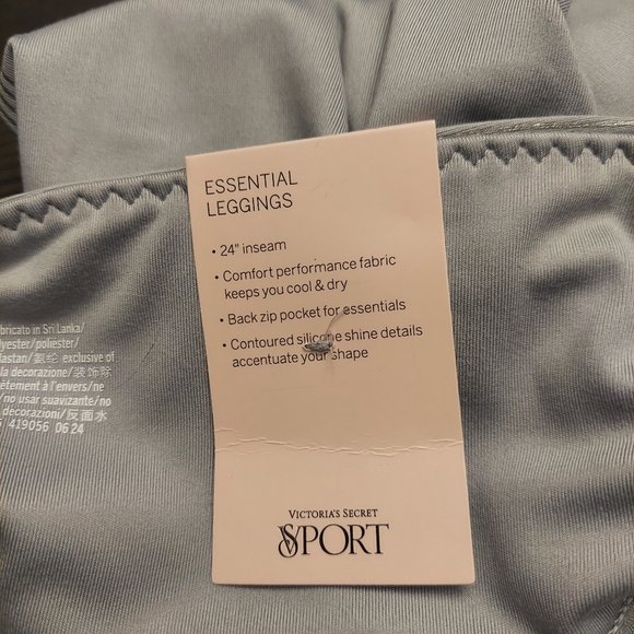 VICTORIA SECRET SPORT Essential Shine Pocket Leggings in Gray and Silver - Picture 11 of 14